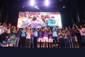 Guarinos comparte la fiesta por el ascenso del BM Guadalajara