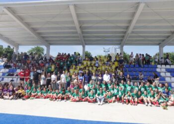 Reconocimiento a las pioneras de Guadalajara y a Santiago Nuero en el I Encuentro de Fútbol Femenino