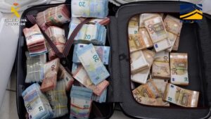 La Guardia Civil desmantela una organización criminal internacional con epicentro en Iniesta dedicada al cultivo de marihuana y su venta por Europa