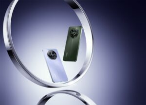 a group of cell phones in a circlerealme anuncia la llegada a España de la serie realme 12 5G