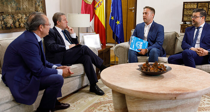 ANPE se reúne con Emiliano García-Page para valorar el curso escolar y seguir abordando medidas de mejora para el profesorado y la enseñanza pública 1 ANPE se reúne con Emiliano García-Page para valorar el curso escolar y seguir abordando medidas de mejora para el profesorado y la enseñanza pública