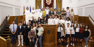 Alumnado del IES Aguas Vivas y del Colegio Niña María de Guadalajara ganan la VI edición de la Liga de Debate