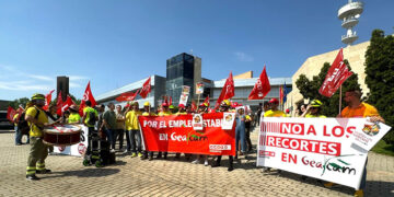CCOO insta a Mercedes Gómez a “escuchar y atender el clamor de los bomberos forestales de Geacam”