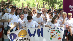 Casi 400 personas participan en la primera Marcha Down Guadalajara