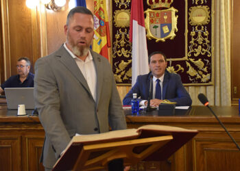 Diego Yuste toma posesión en el pleno ordinario de junio y ya es nuevo diputado provincial