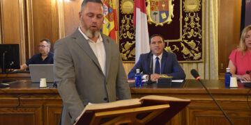 Diego Yuste toma posesión en el pleno ordinario de junio y ya es nuevo diputado provincial