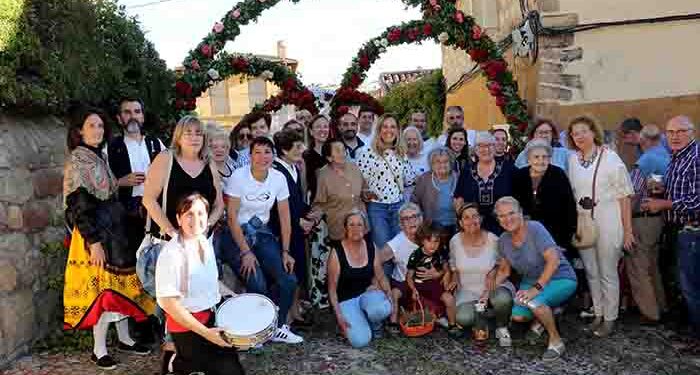 El Arco del Barrio del Tinte gana el concurso de los Arcos de San Juan 2024