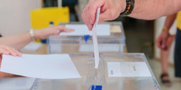 El Ayuntamiento de Guadalajara ofrece un servicio de traslado a personas con problemas de movilidad para que puedan ejercer su derecho al voto el domingo