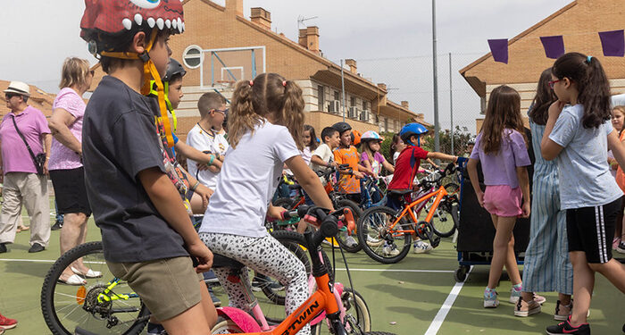 El Barrio de Adoratrices-Defensores celebra sus fiestas con actividades para todos