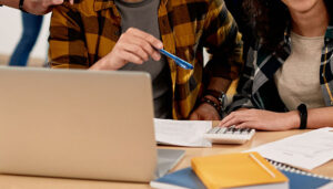 El DOCM publicará este lunes la congelación de los precios de acceso a los estudios en la Universidad de Castilla-La Mancha