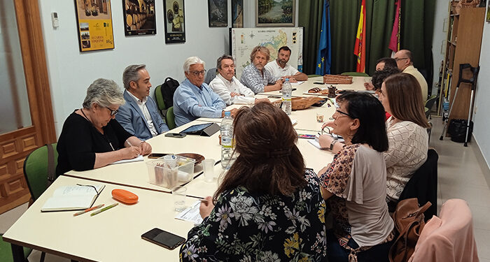 El delegado provincial de Agricultura, Ganadería y Desarrollo Rural se implica en la dinámica de desarrollo local de la Manchuela Conquense