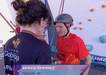 El escalador ciego y con TEA del club Amiab Cuenca Sergio Aznárez, campeón de España de Paraescalada