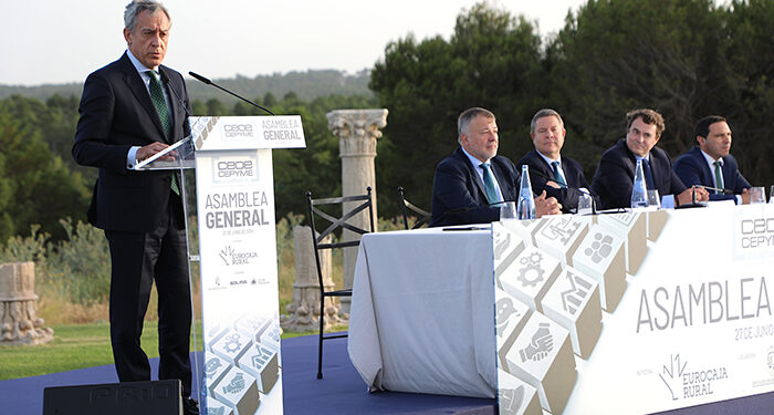Eurocaja Rural recalca la aportación empresarial como motor de desarrollo en la clausura de la Asamblea de CEOE CEPYME Cuenca