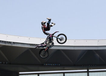 Expertos en motocross ‘freestyle’, saltos de más de 20 metros y un enorme espectáculo de fuego, luz y sonido esperan “causar sensación” en toda la comarca de Trillo el próximo 27 de julio Expertos en motocross ‘freestyle’, saltos de más de 20 metros y un enorme espectáculo de fuego, luz y sonido esperan “causar sensación” en toda la comarca de Trillo el próximo 27 de julio