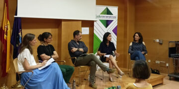 Familias, docentes y profesionales sanitarios participan en el Aikencuentro sobre pantallas