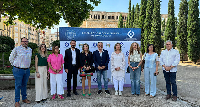 Guarinos pone en valor la labor esencial de la enfermería en la llegada del tráiler de la ‘Ruta Enfermera’ a Guadalajara 1 Guarinos pone en valor la labor esencial de la enfermería en la llegada del tráiler de la ‘Ruta Enfermera’ a Guadalajara