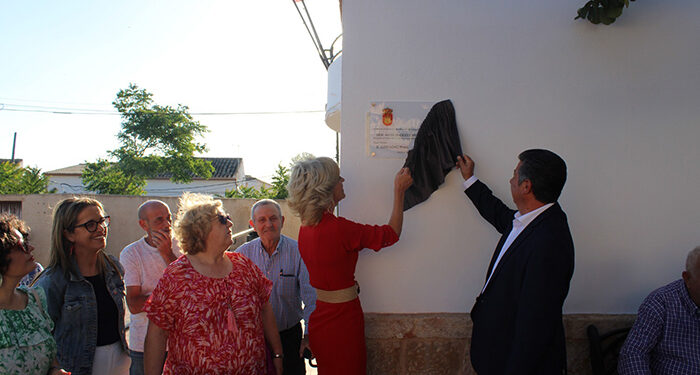 Inaugurada la remodelación de la Plaza del Pósito en Castillo de Garcimuñoz