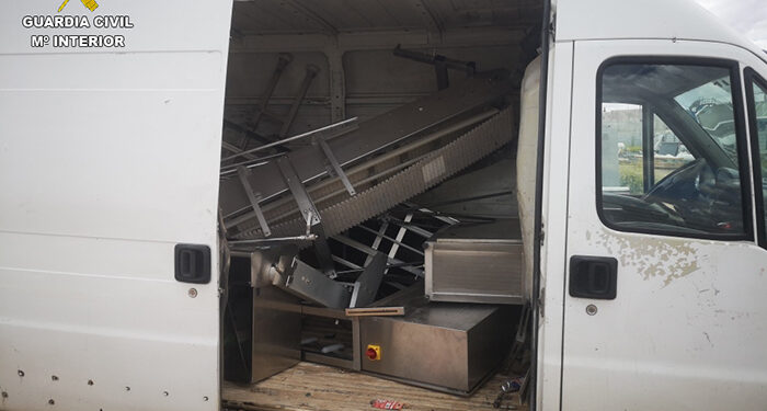 La Guardia Civil detiene a tres personas por robar en un almacén de una empresa taranconera