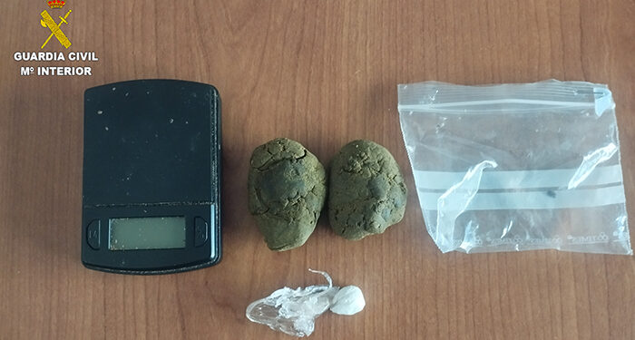 Conducía drogado por Tarancón y quiso huir de la Guardia Civil: ha sido detenido por tráfico de drogas 1 La Guardia Civil detiene a un hombre de 60 años por tráfico de drogas en Tarancón