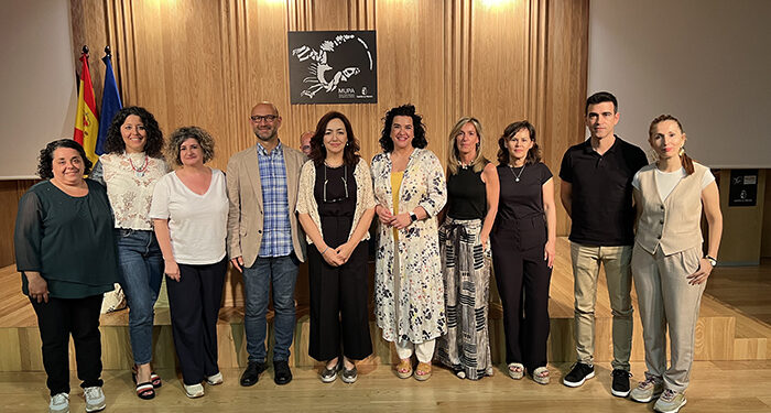 La Junta resalta la importancia de “sensibilizar, formar y valorar a los centros en materia de altas capacidades para dar respuesta al alumnado” 1 La Junta resalta la importancia de “sensibilizar, formar y valorar a los centros en materia de altas capacidades para dar respuesta al alumnado”