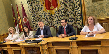La Plaza Mayor de Cuenca se convertirá en el patio de butacas del Teatro Real con la llegada de ‘La Carroza del Real’ el 15 de junio