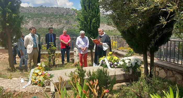 La misa en el 40 aniversario de la muerte de Zóbel recalca su legado artístico Era un hombre bueno