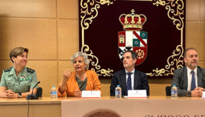 La subdelegada del Gobierno en Cuenca inaugura el curso de la UCLM dedicado a ‘Policías con Estatuto Militar’