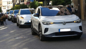 Las matriculaciones en Cuenca siguen por debajo de 2023 los híbridos y eléctricos arrasan