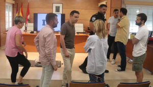 Más de 60 personas se forman en el manejo de los nuevos desfibriladores de Cabanillas