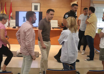 Más de 60 personas se forman en el manejo de los nuevos desfibriladores de Cabanillas