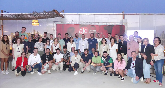 Más de sesenta empresarios participan en la cuarta edición del Afterwork de AJE Cuenca 1 Más de sesenta empresarios participan en la cuarta edición del Afterwork de AJE Cuenca