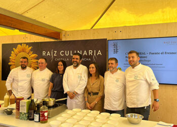 Nacho Padín, del restaurante Fardel, muestra la gastronomía y los productos de Guadalajara en Tast a la Rambla en Barcelona