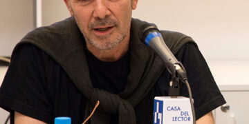 El escritor Amador Palacios presenta en la RACAL su libro Confesiomes sanadas