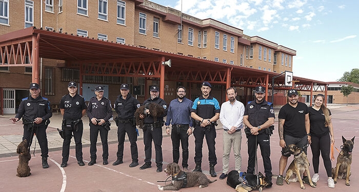 Primera exhibición de la Unidad Canina de la Policía Local de Azuqueca 1 Primera exhibición de la Unidad Canina de la Policía Local de Azuqueca