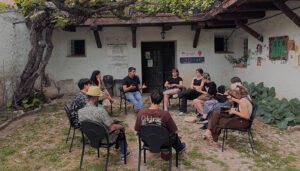 Quince estudiantes universitarios participan en la residencia cultural y de investigación “Tras_humancias 2.4” en Tragacete