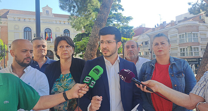 Román García exige a Vega que no se esconda y explique por qué anula la compra de un inmueble que el PP denunció que podría estar ya negociada