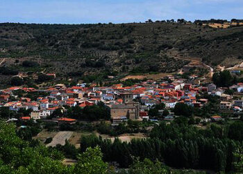El desgobierno amenaza con cancelar las fiestas patronales de Romancos y sume al pueblo en una situación crítica El desgobierno amenaza con cancelar las fiestas patronales de Romancos y sume al pueblo en una situación crítica