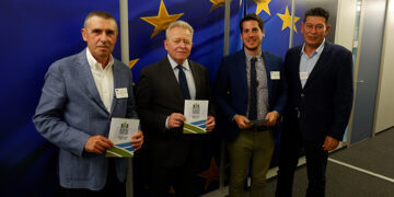 SOS Rural insta al comisario europeo de Agricultura a fortalecer la defensa contra la competencia desleal de terceros países