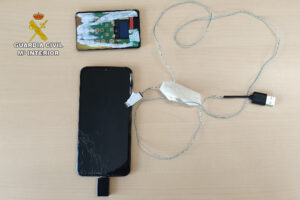 Sorprendido utilizando una micro cámara en el examen teórico del permiso de conducción en Guadalajara