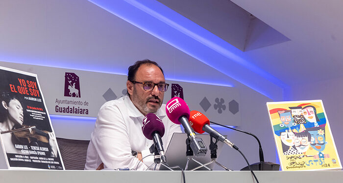 Una muestra de carteles y el concierto de Aaron Lee, propuestas del Ayuntamiento de Guadalajara para celebrar la Semana del Orgullo LGTBI 1 Una muestra de carteles y el concierto de Aaron Lee, propuestas del Ayuntamiento de Guadalajara para celebrar la Semana del Orgullo LGTBI