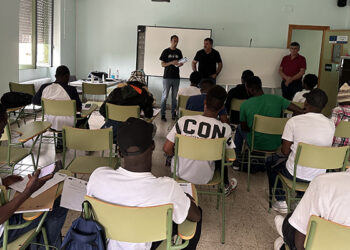 Una veintena de alumnos se forman en la Escuela de Pastores de Cuenca en el manejo del ganado para incorporarse a explotaciones