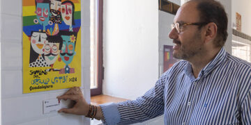 Ya se puede visitar la exposición de carteles de la Semana del Orgullo en el Mercados de Abastos de Guadalajara