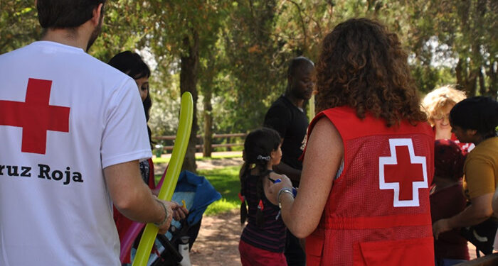 A la campaña contra el calor, Cruz Roja Cuenca suma gymkanas de agua y visitas a la piscina municipal para los más pequeños