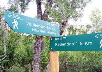 ADEL continúa su labor para informar sobre la Sierra Norte señalizando lugares naturales emblemáticos ADEL continúa su labor para informar sobre la Sierra Norte señalizando lugares naturales emblemáticos