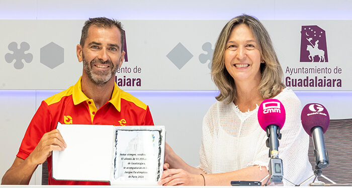 Ana Guarinos desea mucho éxito al triatleta Dani Molina en los Juegos Paralímpicos de París 1 Ana Guarinos desea mucho éxito al triatleta Dani Molina en los Juegos Paralímpicos de París