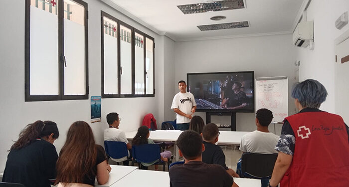 Aprender a escribir rap, juegos de mesa y deporte al aire libre entre las propuestas de verano de Cruz Roja Juventud de Cuenca para jóvenes e infancia 1 Aprender a escribir rap, juegos de mesa y deporte al aire libre entre las propuestas de verano de Cruz Roja Juventud de Cuenca para jóvenes e infancia