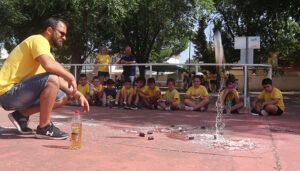 Bicarbonato, vinagre, aire y música para la mañana del jueves de Fiestas de Cabanillas