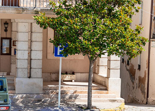 El Ayuntamiento de Brihuega adapta el estacionamiento PMR a la normativa vigente 1 El Ayuntamiento de Brihuega adapta el estacionamiento PMR a la normativa vigente