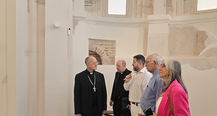 El Ayuntamiento de Brihuega y el Obispado firman un convenio para el arreglo de los tejados de la iglesia de Nuestra Señora de la Peña 1 El Ayuntamiento de Brihuega y el Obispado firman un convenio para el arreglo de los tejados de la iglesia de Nuestra Señora de la Peña