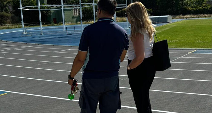 El Ayuntamiento de Cuenca ejecuta actuaciones de mejora, limpieza y repintado de la pista de atletismo Luis Ocaña